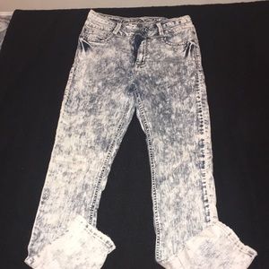 Bleached washed look